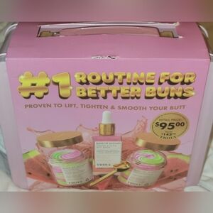 TRULY Beauty Buns of Glowry 4-Piece Set